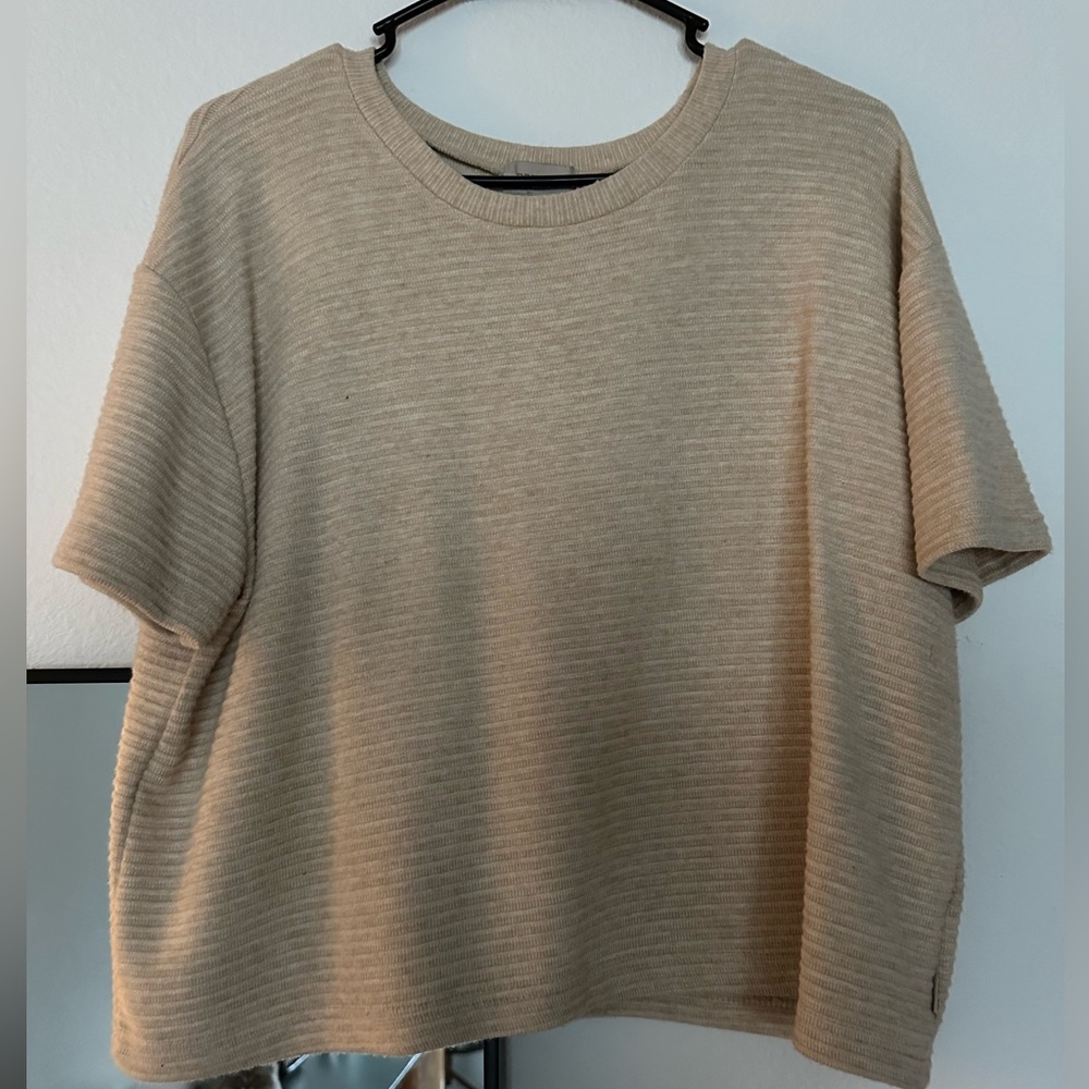 Cream ribbed shirt